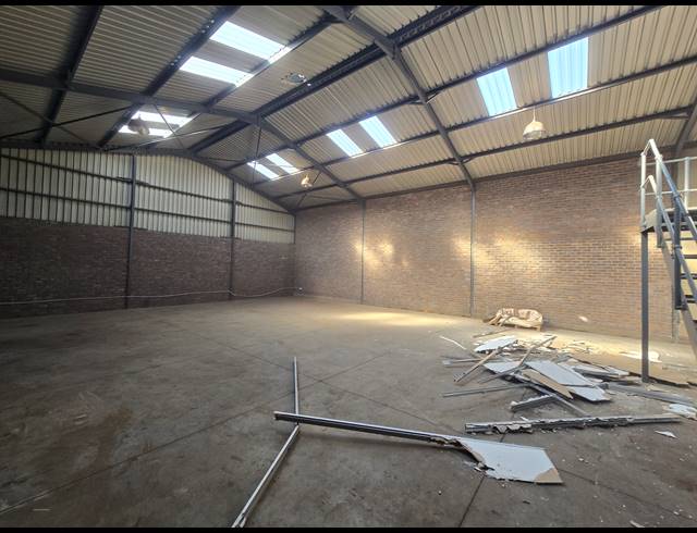 280M² WAREHOUSE TO LET IN ANDERBOLT